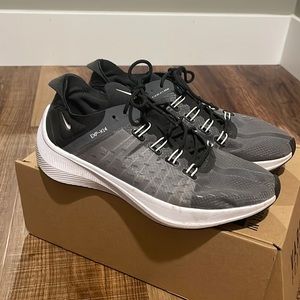 Women’s Nike Tennis Shoes